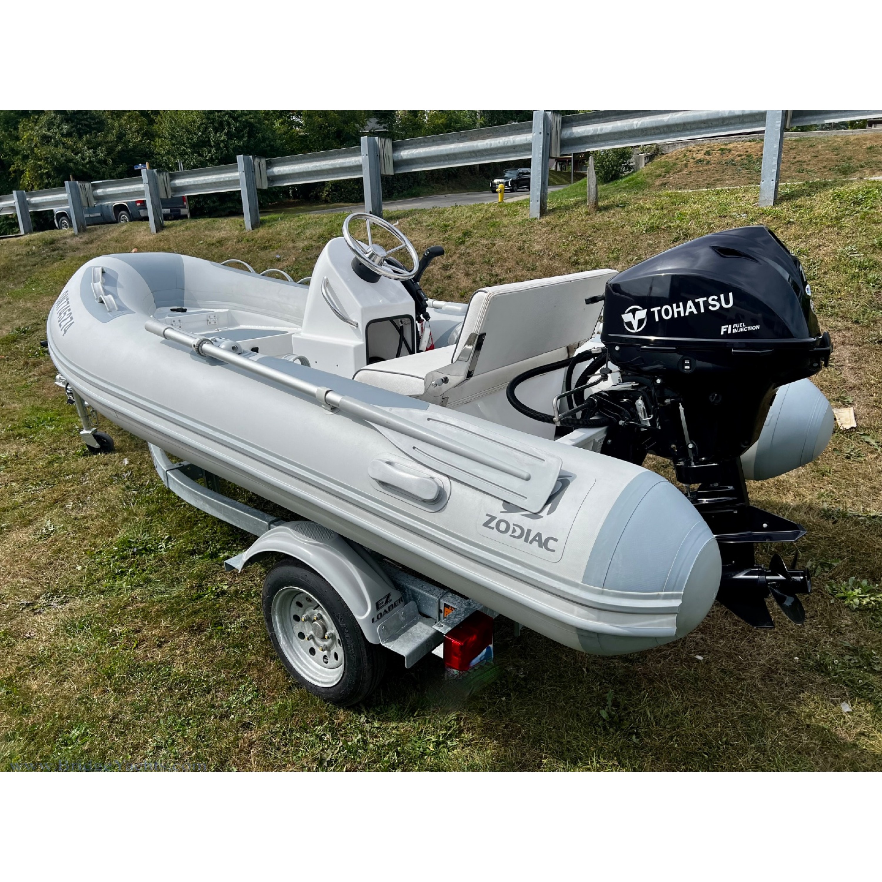 11FT ZODIAC 330 DL RIB 15HP CONSOLE BOAT - USED