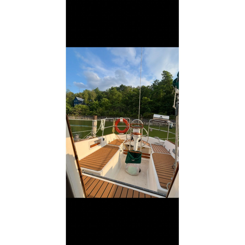1982 Seafarer 30 Sailboat