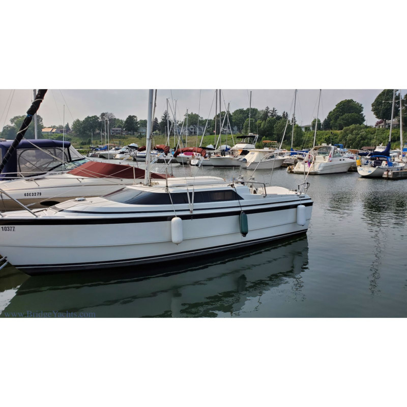 1996 MacGregor 26X – Versatile Sail & Power Cruiser