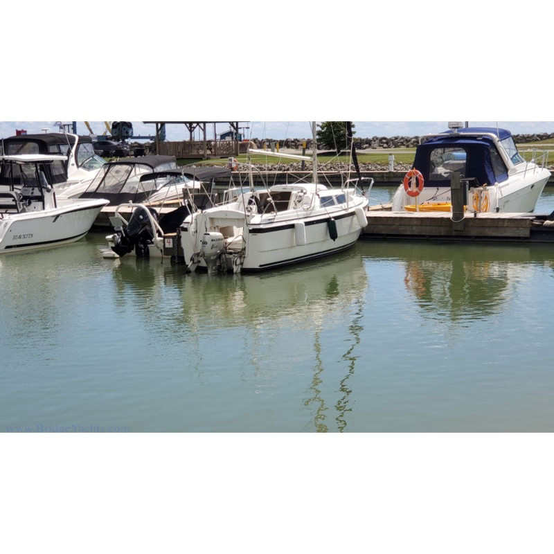 1998 MacGregor 26X – Versatile Sail & Power Cruiser