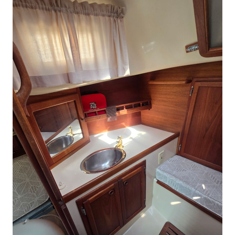 1986 Bayfield 29 Cutter