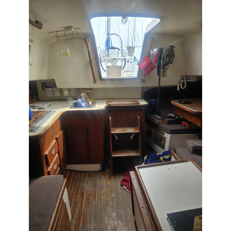 1980 Hunter 30 Sailboat