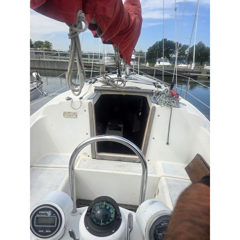 1980 Hunter 30 Sailboat
