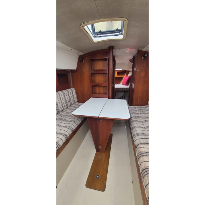 1981 CAL 31 Sailboat