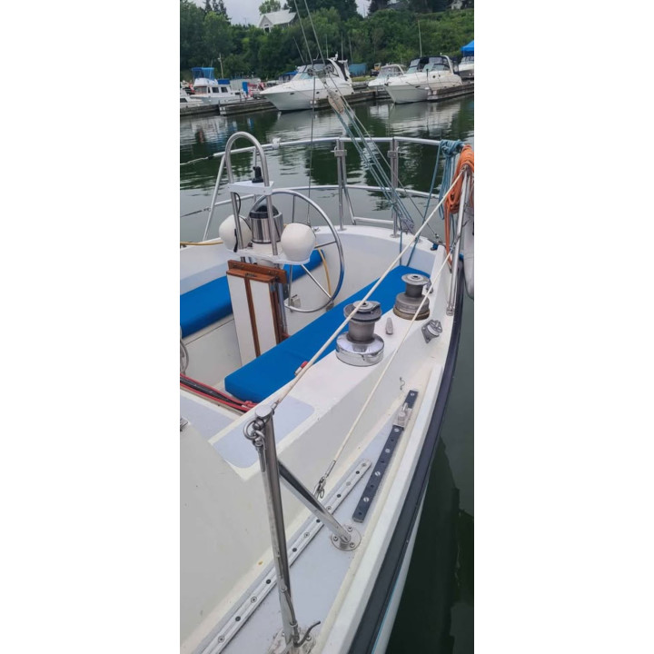 1981 CAL 31 Sailboat