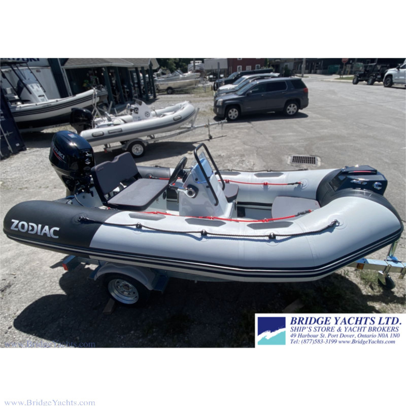 ZODIAC OPEN 3.4 CONSOLE BOAT. LIGHT GREY HULL, PVC